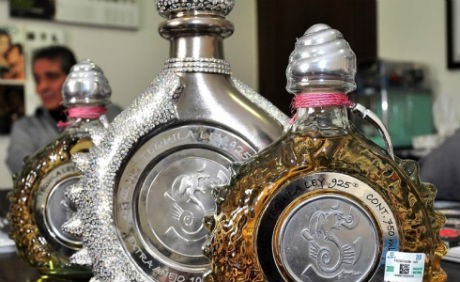 As garrafas de tequila mais curiosas expostas na Colômbia