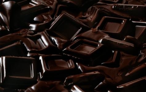 Chocolate amargo previne cáries, sabia?
