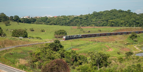 Ferrovia Norte-Sul transporta grãos do Centro-Oeste para o porto de Itaqui